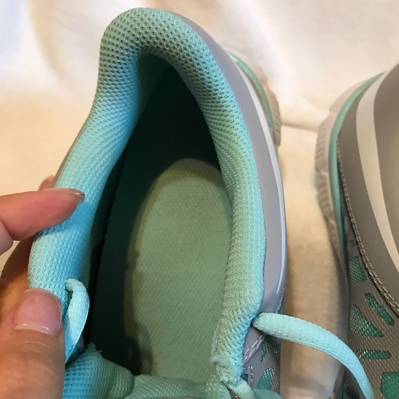 Like new Youth Nike flex supreme - Picture 4 of 7